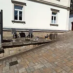 Am Personenaufzug *