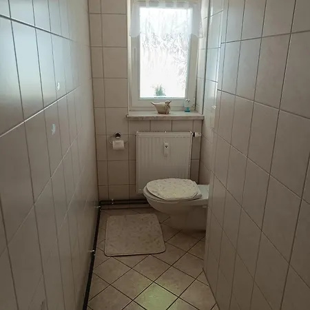 Am Personenaufzug *
