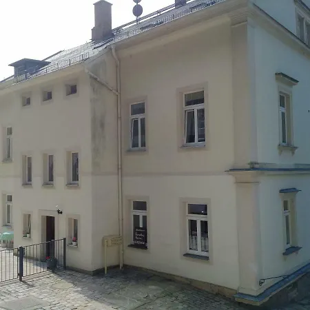 Am Personenaufzug Bad Schandau