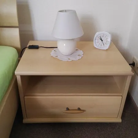 Am Personenaufzug * באד שאנדאו