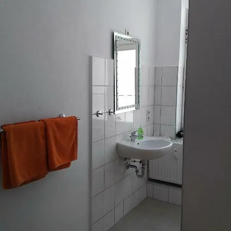 Am Personenaufzug *